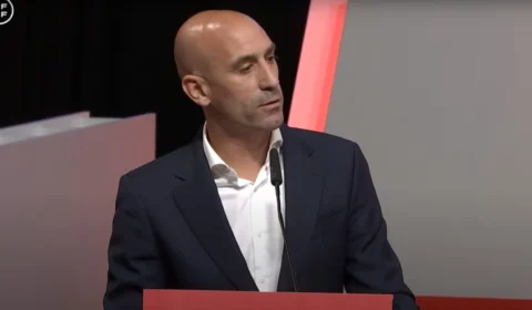 Luis Rubiales anuncia que não renunciará o cargo de presidente da RFEF