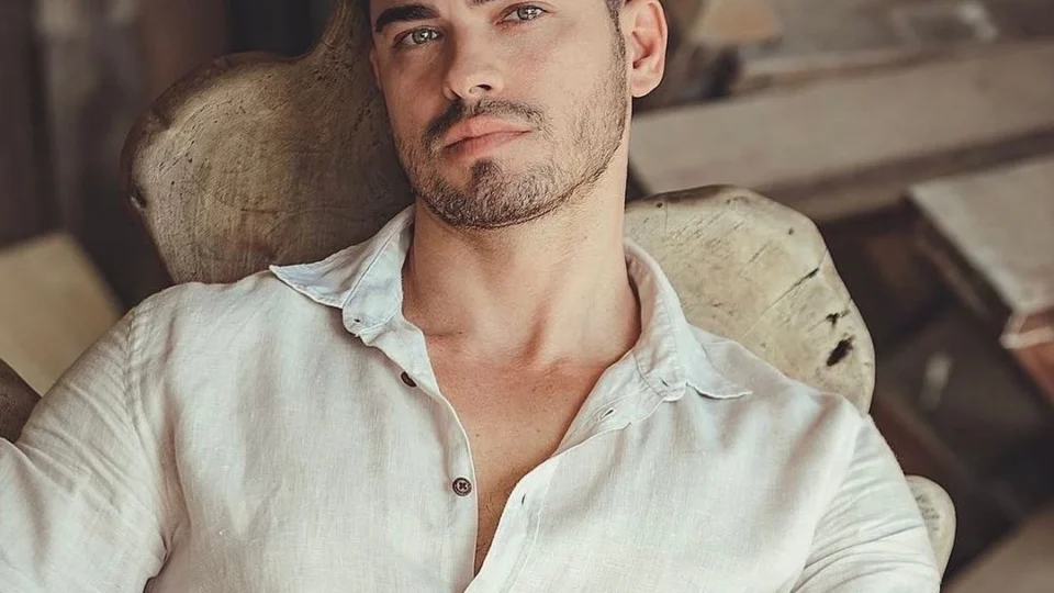 Equipe de Sidney Sampaio esclarece motivo da queda do ator de hotel no Rio