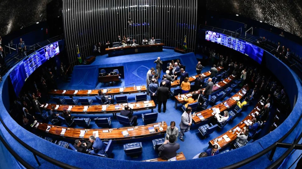 Senado define sessão com governadores sobre tributária para final de agosto