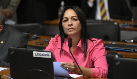 Senadora relatora da CPMI 8/1 quer convocar comandantes das Forças Armadas