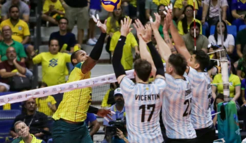 Brasil é derrotado pela Argentina e perde Sul-Americano de Vôlei pela 1ª vez