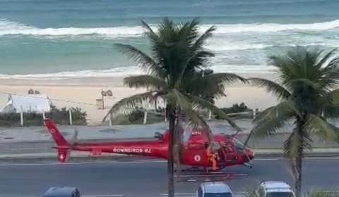 VÍDEO: helicóptero pousa em pista para resgate ao lado de praia no Rio