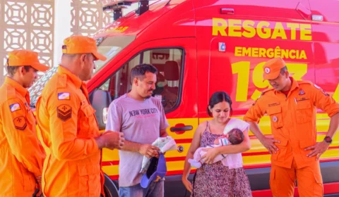Família visita bombeiros e agradece por socorro em Palmas-TO