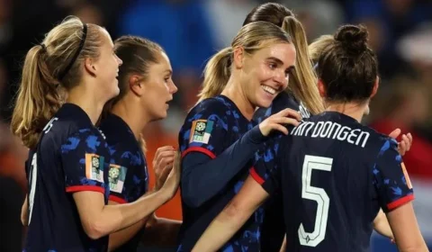 Holanda goleia o Vietnã por 7 a 0 e se classifica para as oitavas de final