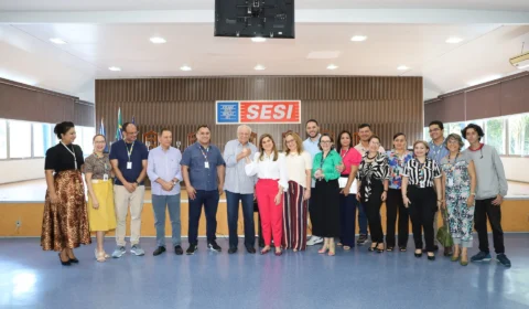 Pais denunciam falha em convênio escolar entre Sesi e Semed em Manaus