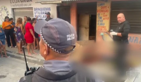 VÍDEO: dois suspeitos encapuzados em moto executam homem a tiros em Manaus