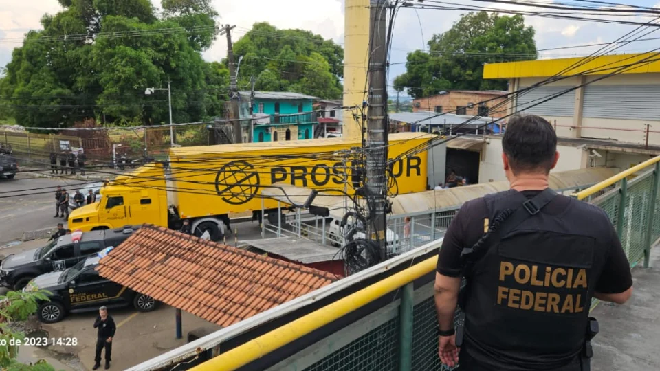 Alta quantia de dinheiro: PF faz escolta de valores do Banco Central em Manaus
