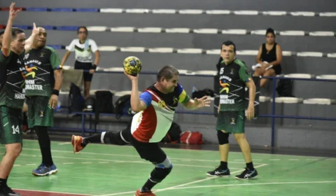 Taça Manaus de Handebol Master reúne 300 atletas no Ginásio Renné Monteiro