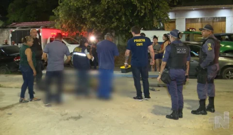 VÍDEO: homem é morto com 10 tiros na cabeça por suspeitos em carro em Manaus