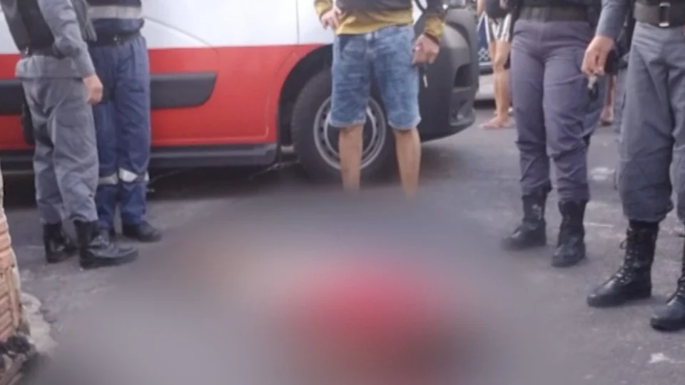 VÍDEO: homem é morto com 5 tiros enquanto caminhava na Zona Sul de Manaus