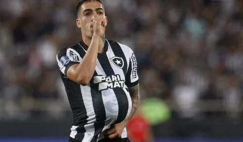 De virada, Botafogo vence o Guaraní por 2 a 1 pelas oitavas da Sul-Americana