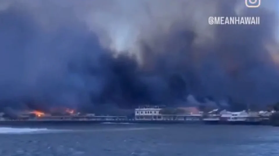 Número de vítimas de incêndio florestal no Havaí sobe para 93, nos EUA