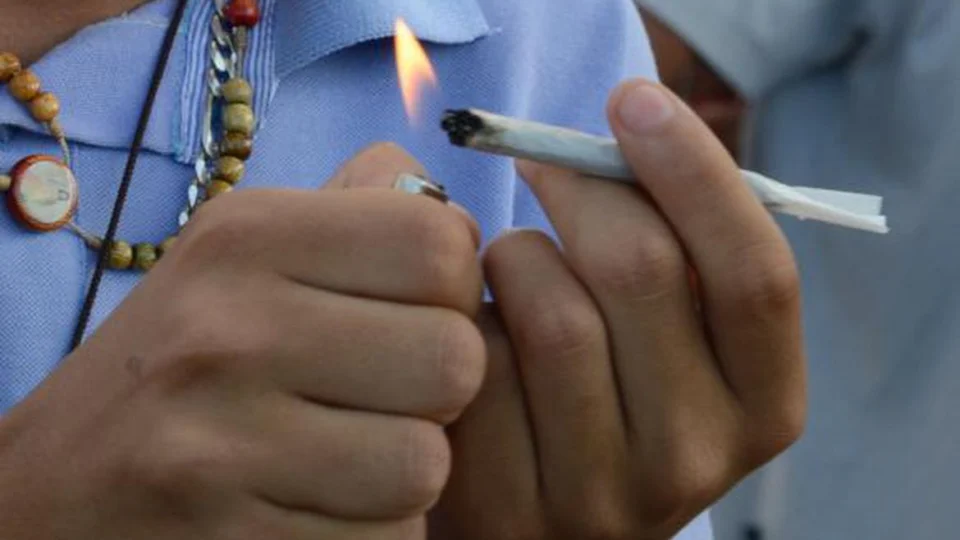Julgamento sobre porte de maconha para uso pessoal é adiado no STF; confira votos