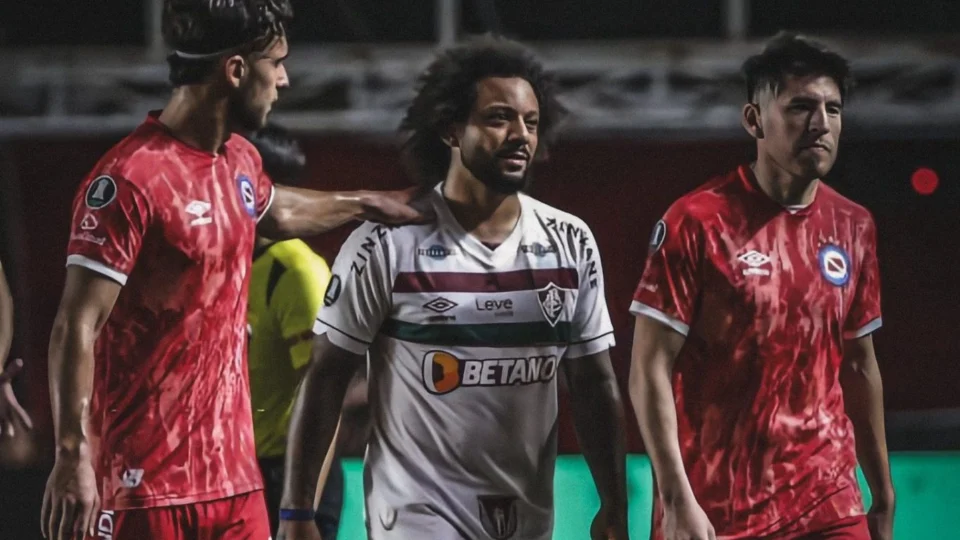 Diniz detona expulsão de Marcelo, após fratura em adversário: ‘Absolutamente equivocada’