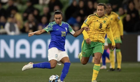 Em jogo tenso, Brasil fica no 0 a 0 com Jamaica e é eliminado na fase de grupos