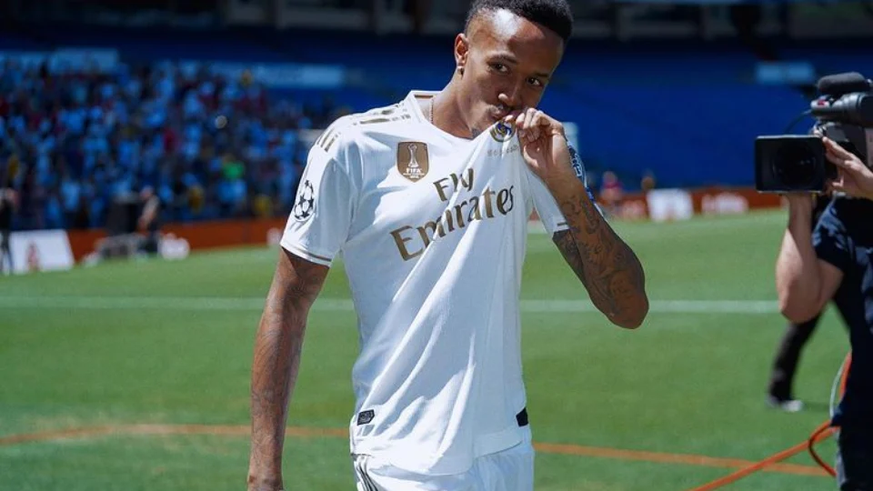 Real Madrid: Éder Militão e Courtois passam por cirurgias e só voltam em 2024