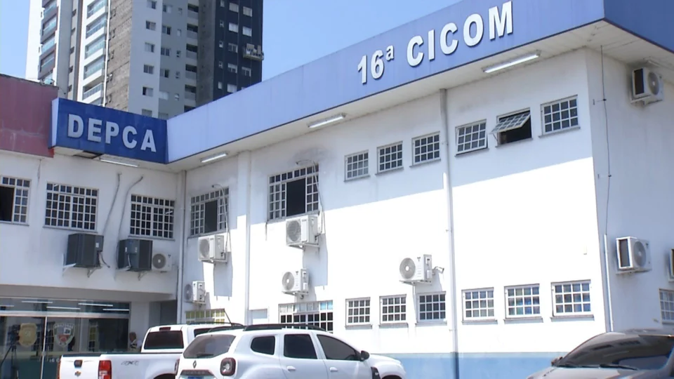 VÍDEO: mulher é presa suspeita de favorecimento a prostituição das filhas