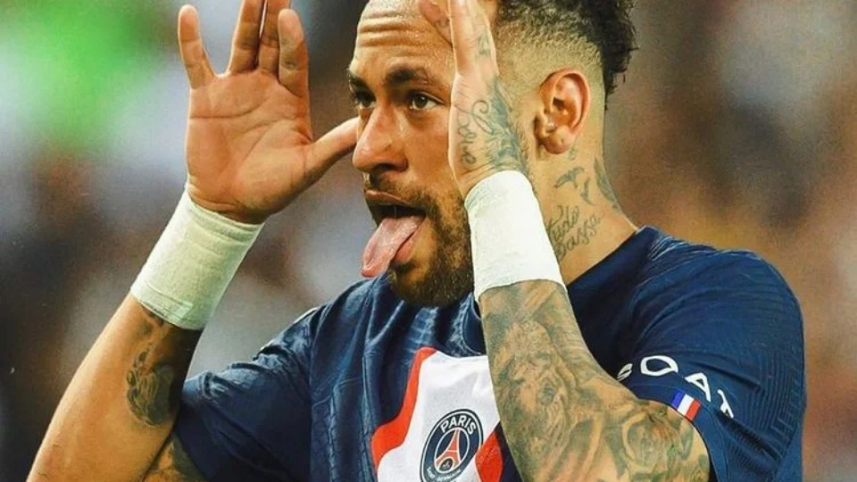 Neymar e PSG negociam para transferência imediata, diz jornalista
