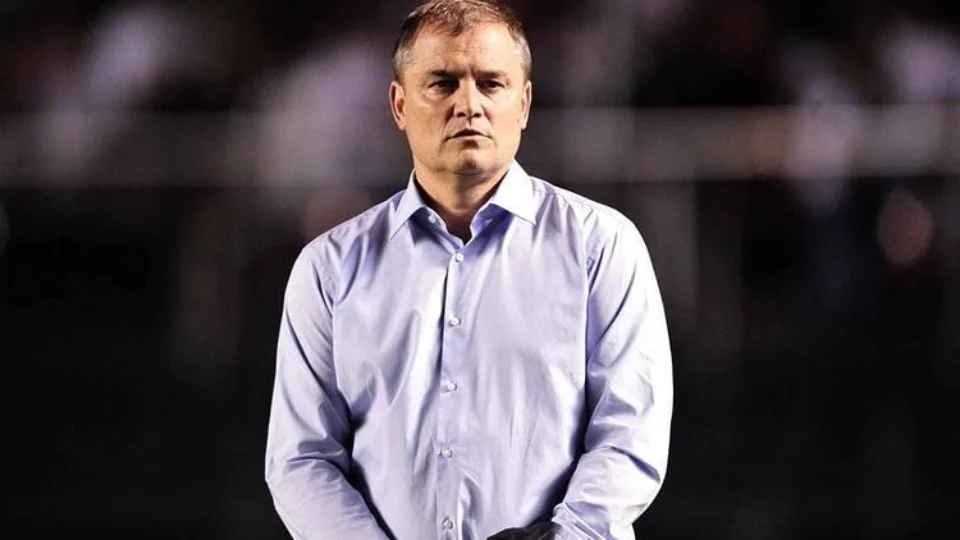 Santos anuncia contratação do técnico uruguaio Diego Aguirre
