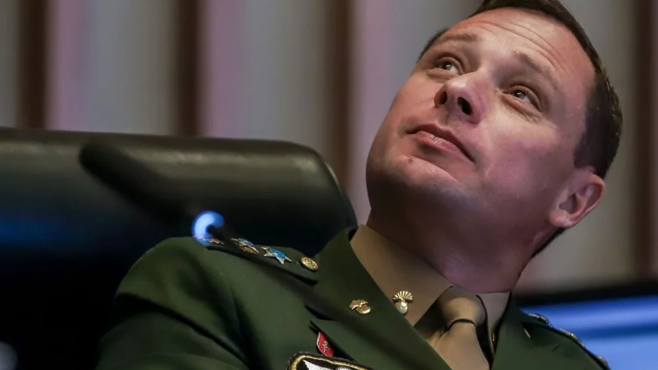 Mauro Cid presta depoimento à Polícia Federal nesta segunda (11)