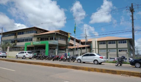 Audiência discute situação dos alunos do AC após fechamento de U:Verse