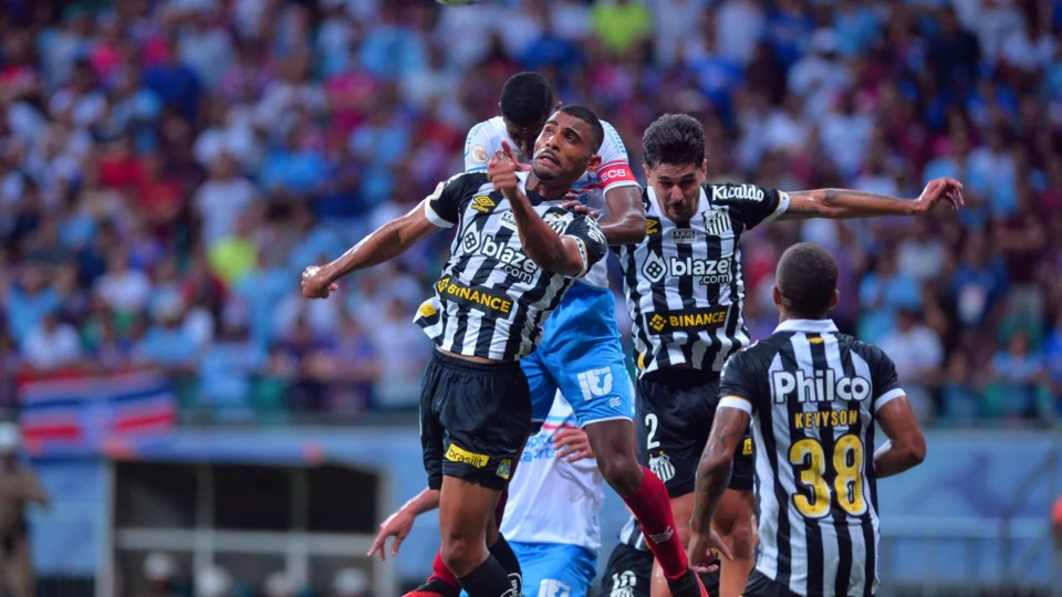 De virada, Santos vence Bahia por 2 a 1