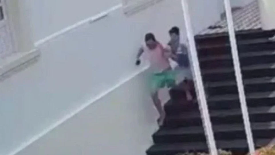 VÍDEO: homem é esfaqueado em frente ao Palácio da Justiça em Rio Branco-AC