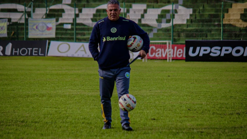Amazonas FC anuncia Luizinho Vieira como novo técnico