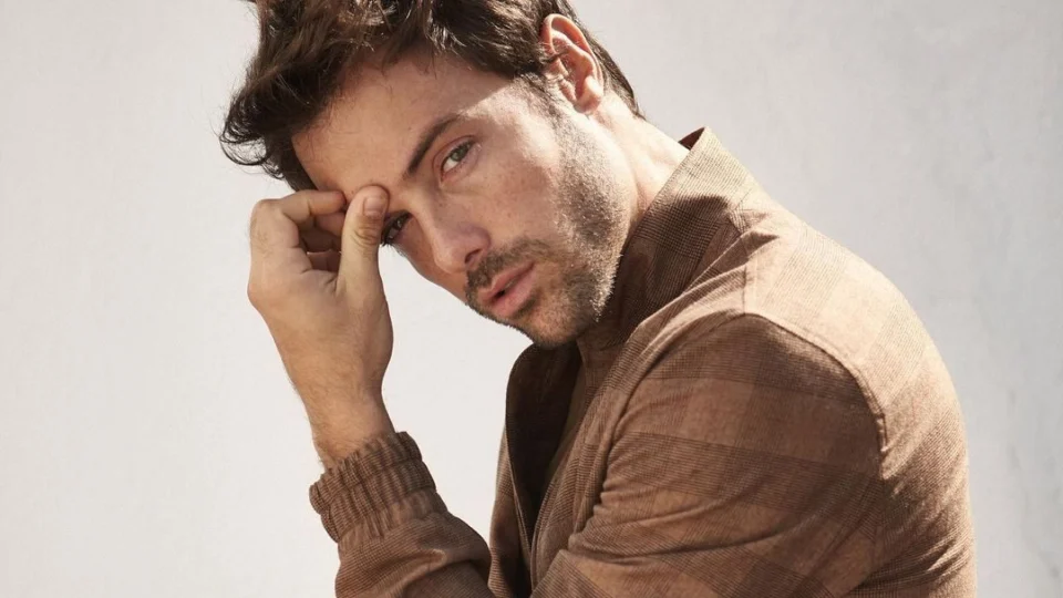 Ator Kayky Brito é atropelado no Rio e está em estado grave