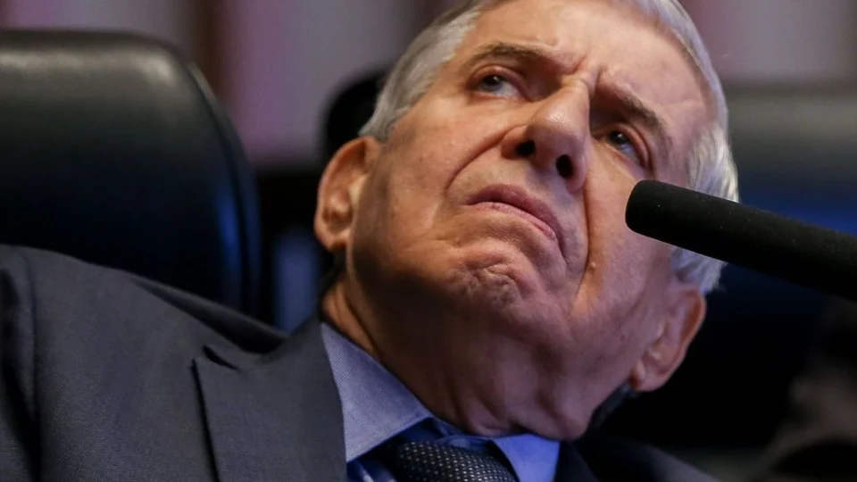 Augusto Heleno chega à CPMI, mas pode ficar em silêncio