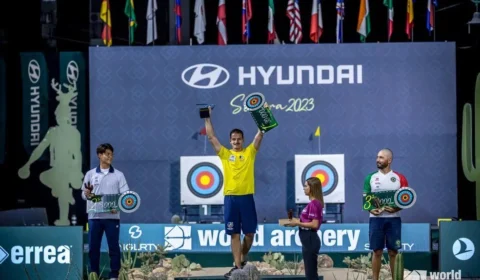 Brasileiro Marcus D’Almeida é campeão mundial de tiro com arco, no México