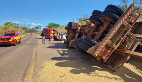 Caminhoneiro fica ferido em acidente em Paraíso do Tocantins