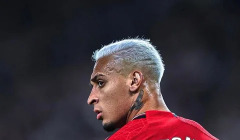 Ex-namorada de Antony viaja à Manchester para prestar depoimento à polícia