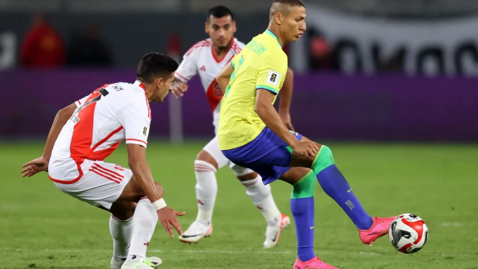 Richarlison diz ter vivido momentos difíceis e revela buscar ajuda psicológica