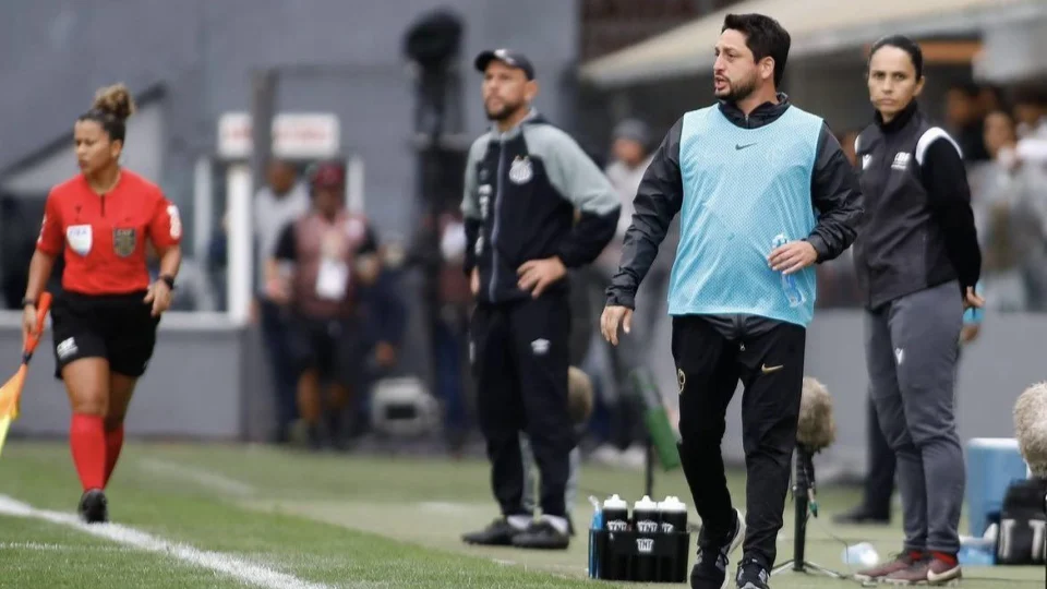 CBF anuncia Arthur Elias como novo técnico da Seleção Brasileira Feminina