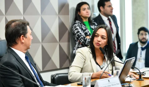 CPMI ouve assessor de Bolsonaro investigado no caso das joias