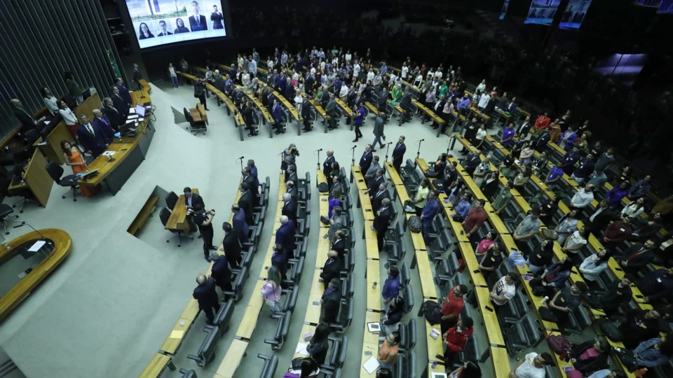 Câmara dos Deputados aprova urgência para votação da minirreforma eleitoral