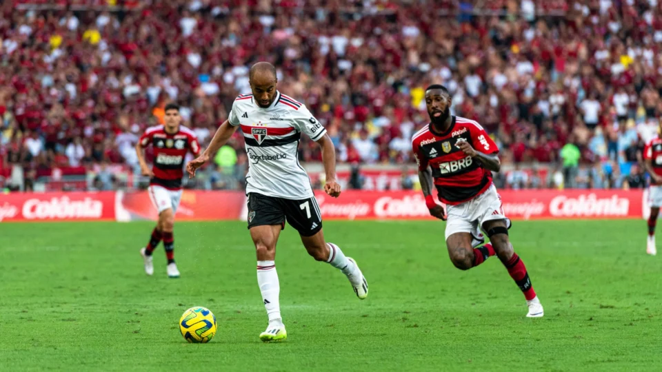 Confira escalações da final entre São Paulo x Flamengo neste domingo, 24