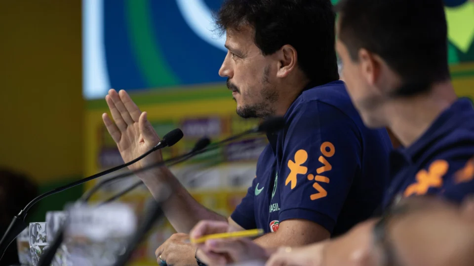 Eliminatórias da Copa: Diniz fará 2ª convocação no próximo sábado, 23