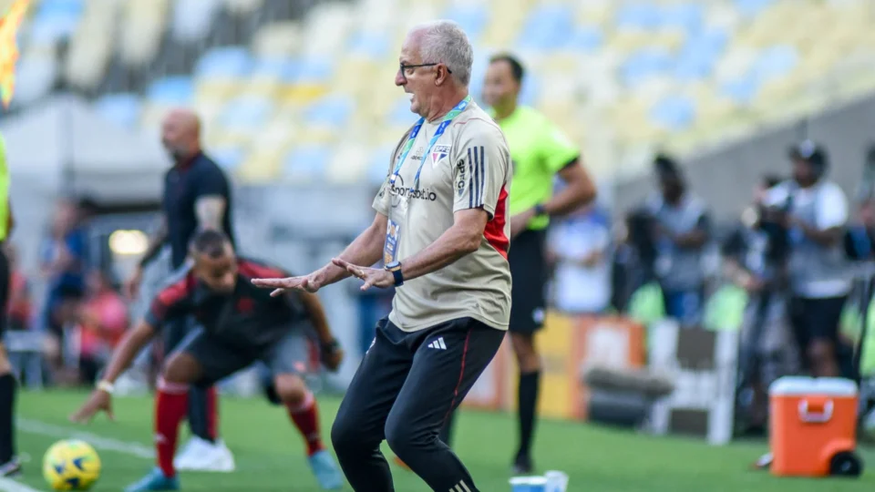Dorival aprimora posse de bola e quer ‘qualidade nos passes’ diante do Fla