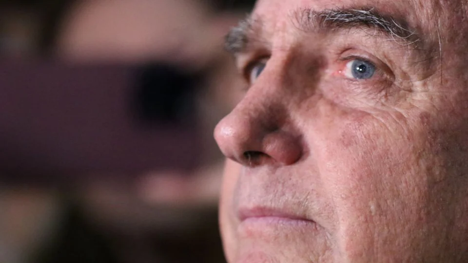 TSE forma maioria para manter Bolsonaro inelegível por 8 anos