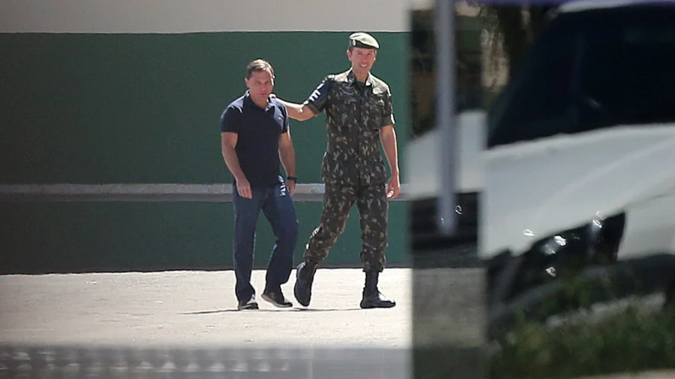 Exército afasta Mauro Cid após ordens do ministro Alexandre de Moraes