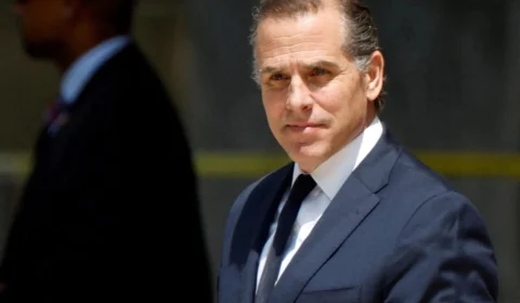 Filho de Joe Biden é acusado em caso de posse de arma nos EUA