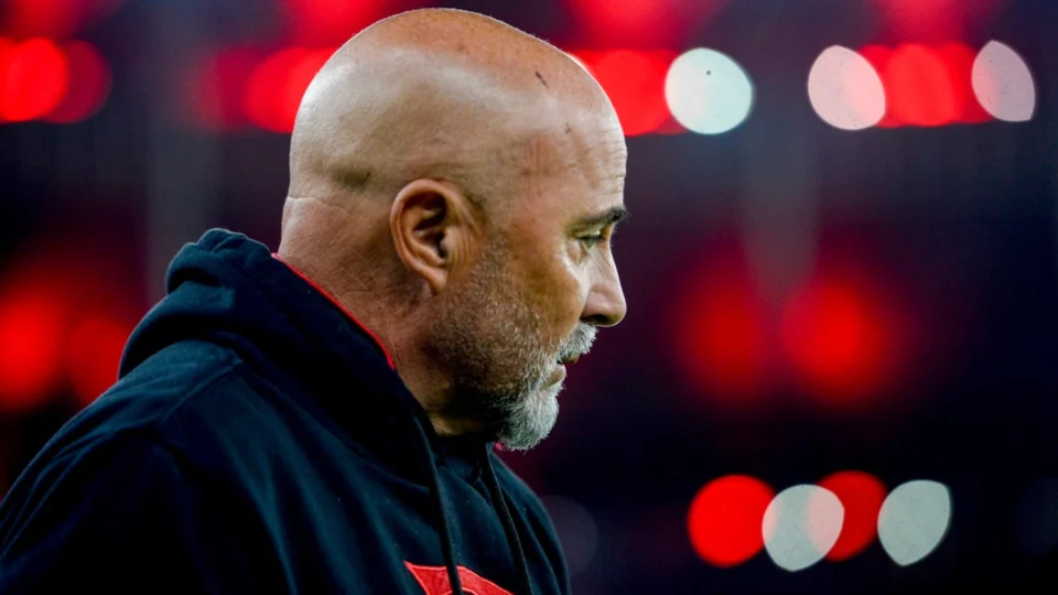 Flamengo anuncia saída de Sampaoli e comissão técnica
