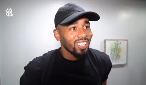 Gabriel Jesus desembarca em Belém (PA) e completa Seleção Brasileira