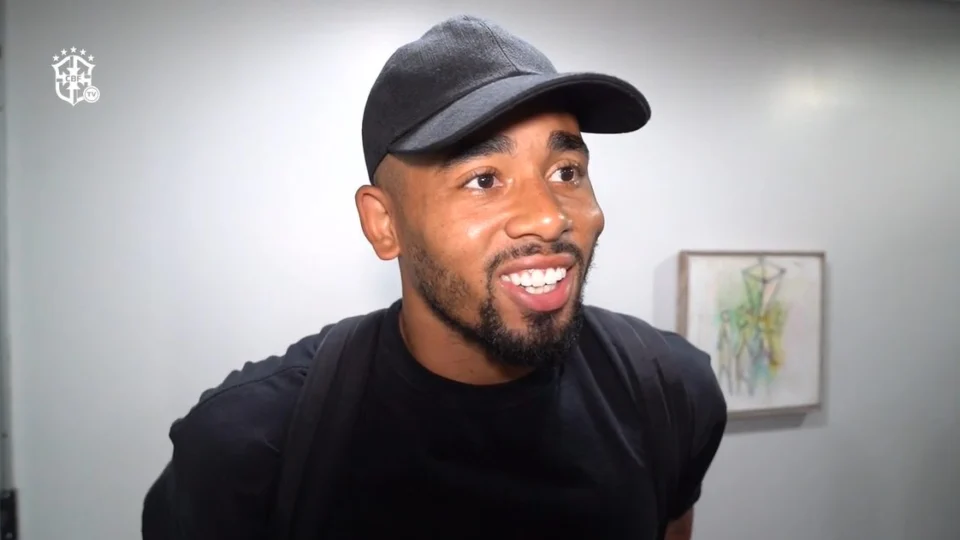 Gabriel Jesus desembarca em Belém (PA) e completa Seleção Brasileira