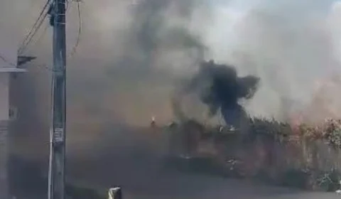 VÍDEO: incêndio atinge terreno baldio na Zona Oeste de Manaus