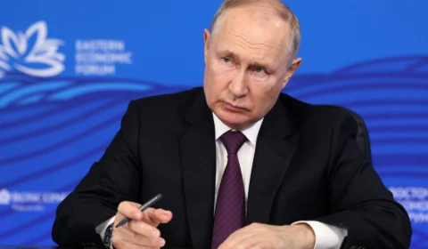 Kim Jong-un chega à Rússia para reunião com Putin