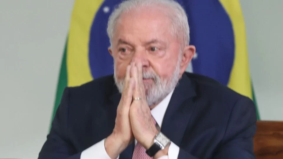 Lula conversa com presidente dos Emirados Árabes sobre guerra em Israel