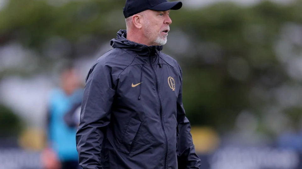 Mano Menezes envia mensagem otimista à torcida do Corinthians